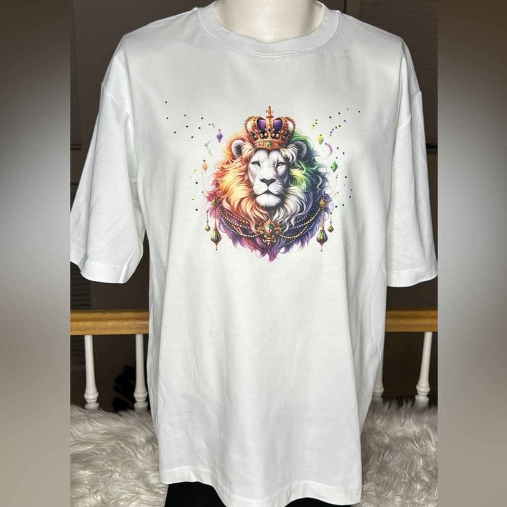 Uniqlo White T-Shirt with Regal Lion Design Swarovski Crystal Embellishments